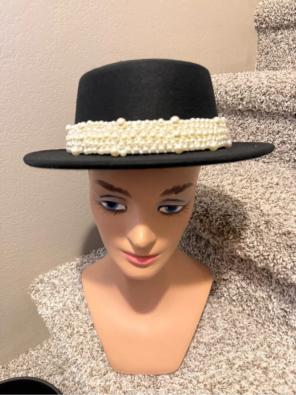 N/A stylish black